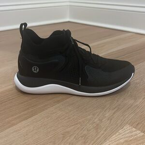 Lululemon - Chargefeel 2 Mid Women's Workout Shoe - size 8, black
